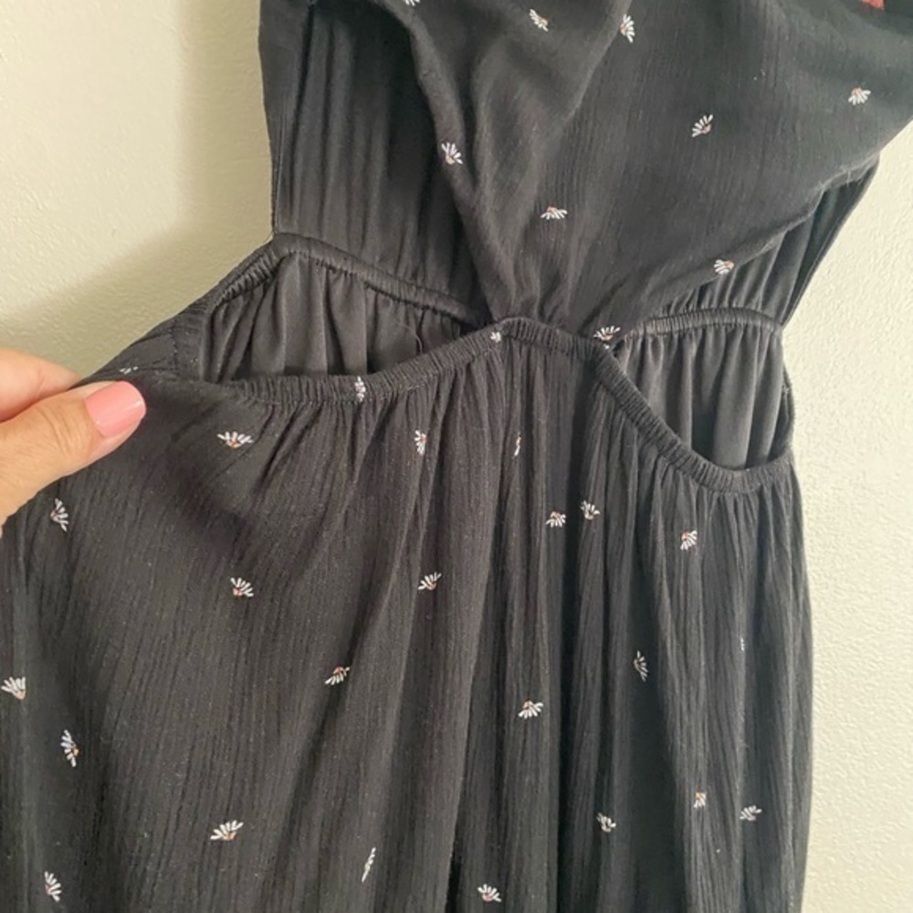 Sienna Sky Floral Jumpsuit Wide Leg Cropped Halter Size Women’s Small EUC - Picture 3 of 6